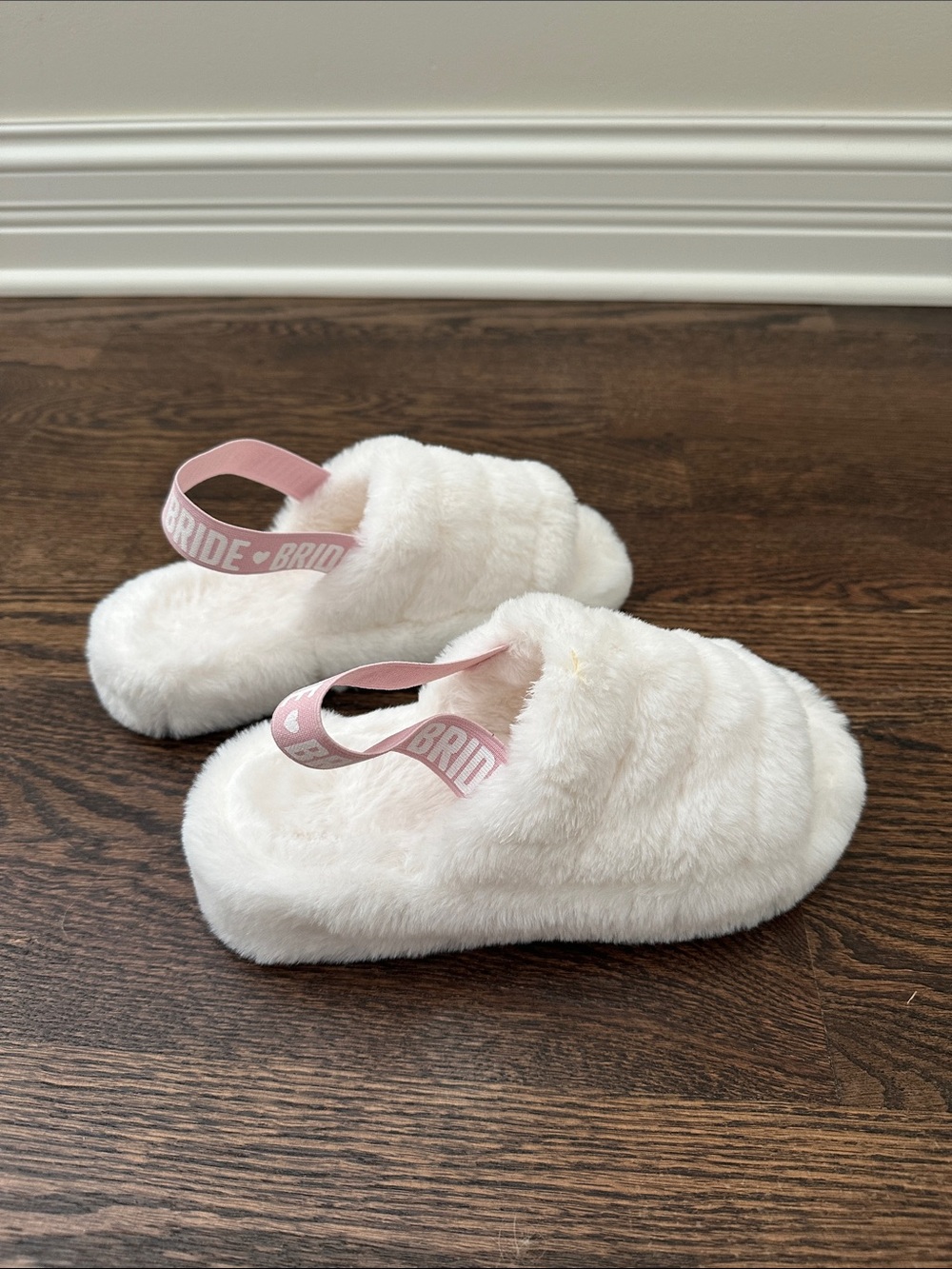Amazon White Fuzzy Slippers with Pink Bride Heel Strap